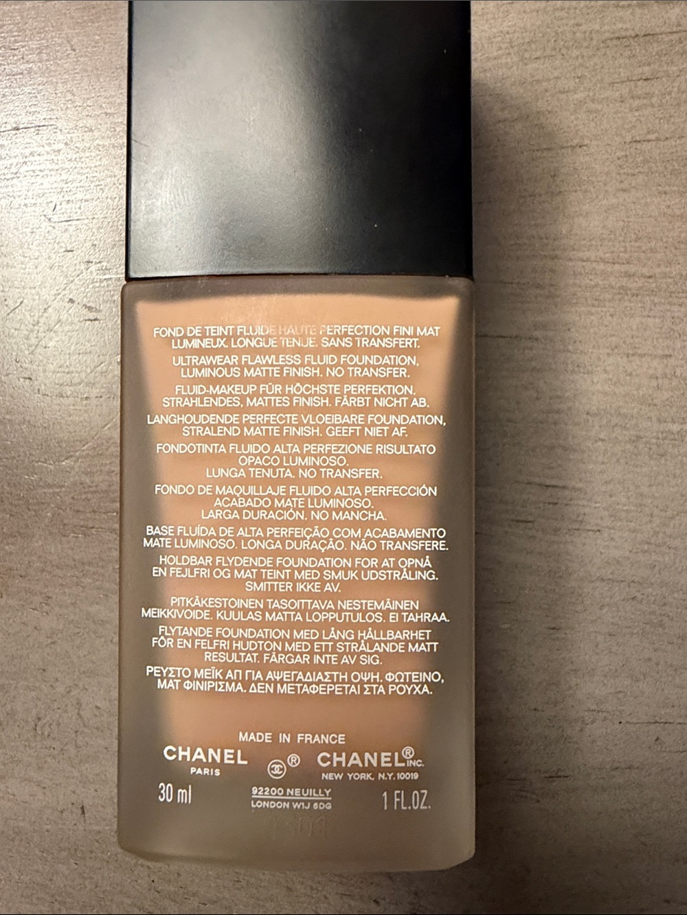 CHANEL Ultra Le Teint Foundation - Beige - Picture 2 of 3